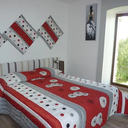 Le Village Gaulois 2*