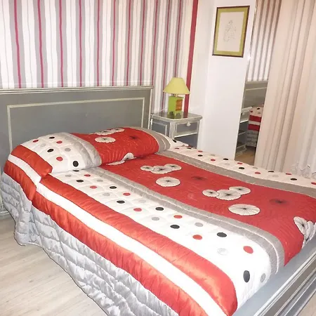 Le Village Gaulois 2*